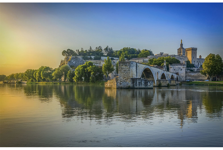 Фотообои «Рассвет над старым городом»
