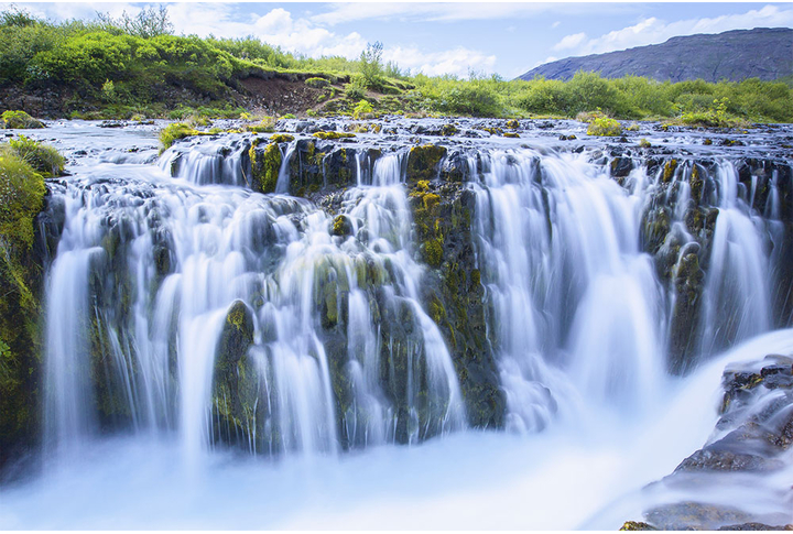 Фотообои «Водопады в горах, вид на природу с высоты»