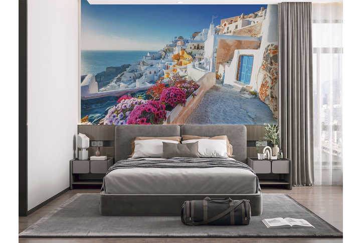 Фотообои «Улица в цветах, старый город Санторини, Греция» в интерьере