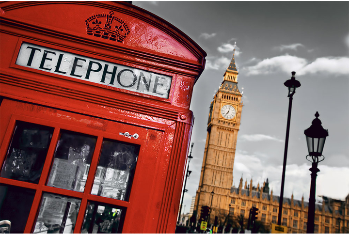 Фотообои «Телефонная будка на фоне Биг-Бена, черно-белый Лондон»