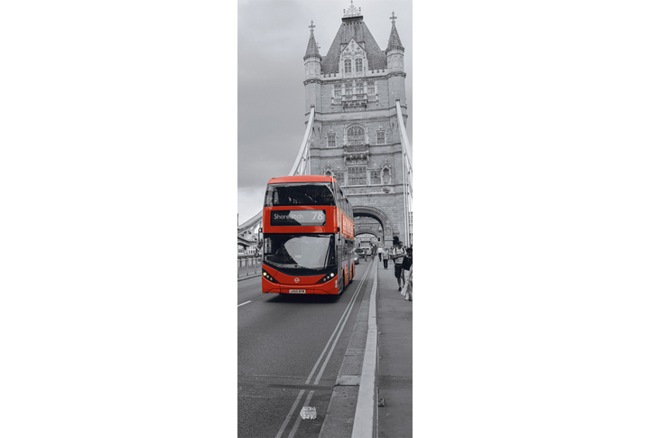 Фотообои «Красный автобус на дороге в сером Лондоне»