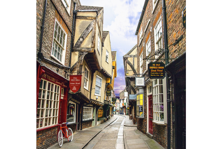 Фотообои «Старая улица города в Англии»
