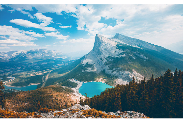 Фотообои «Горный пейзаж с озером и лесом»