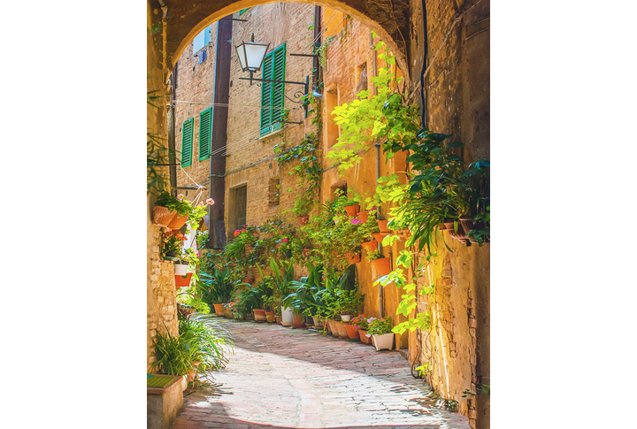 Фотообои «Арка на улице во дворе старого города»