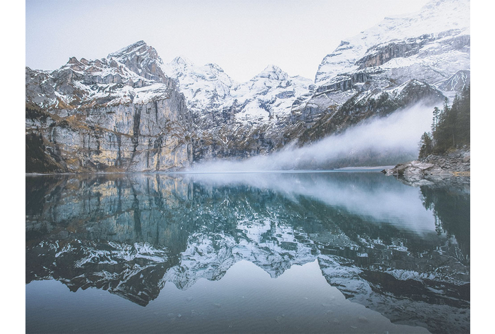 Фотообои «Озеро в туманных горах»