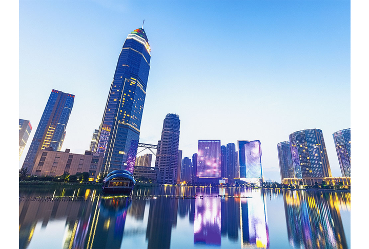 Фотообои «Ночной город на набережной» в интерьере