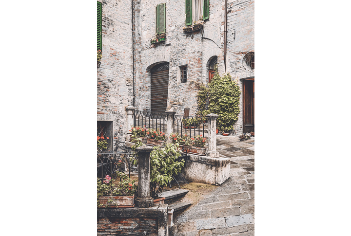 Фотообои «На старой улочке города»