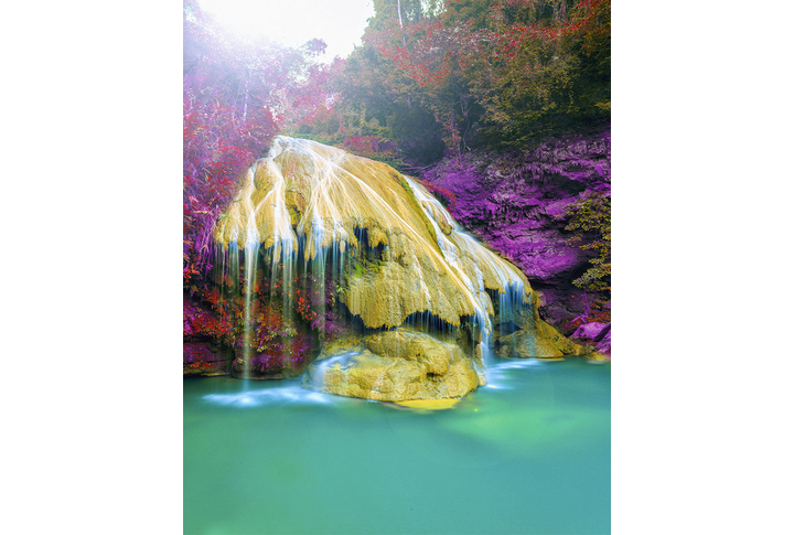 Фотообои «Водопад в осенних красках»