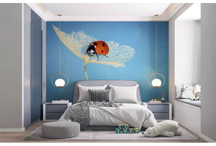 Фотообои «Божья коровка на сухом цветочке» в интерьере