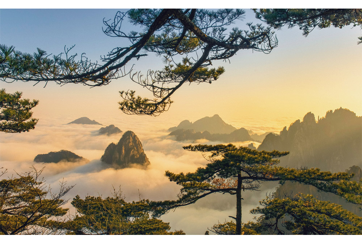 Фотообои «Китайские горы в тумане на закате»