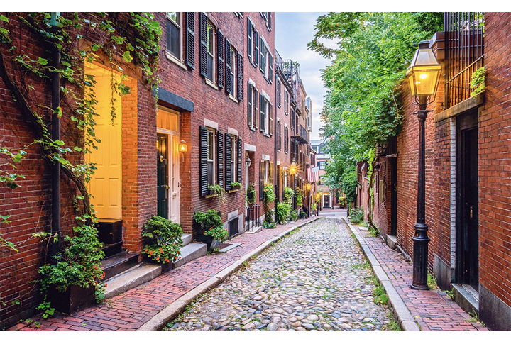 Фотообои «Вечерняя улица старого города с фонарями»