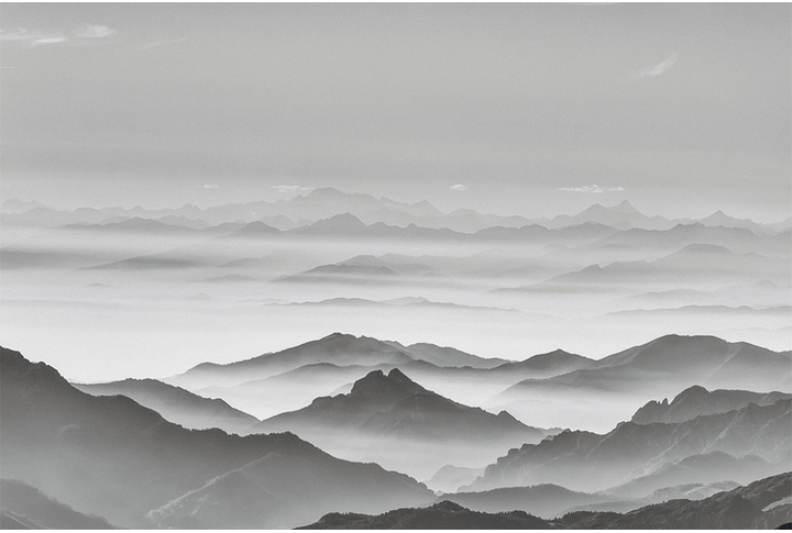 Фотообои «Черно-белые горы в тумане»