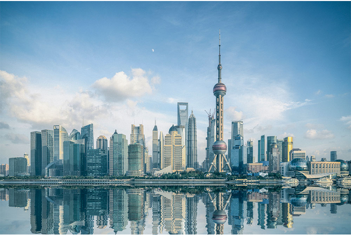 Фотообои «Город Шанхай в отражении воды»
