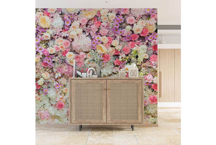 Фотообои «Стена из цветов роз и маргариток» в интерьере