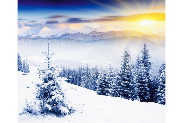 Фотообои «Туманные снежные горы и зимний лес на закате»