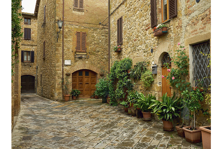 Фотообои «Дорога в старый двор, улица старинного города»