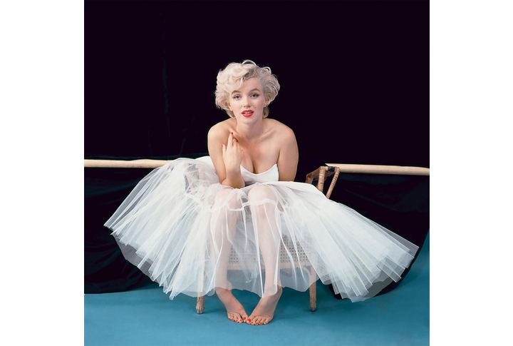 Фотообои «Мэрилин Монро в белом платье в стиле винтаж»