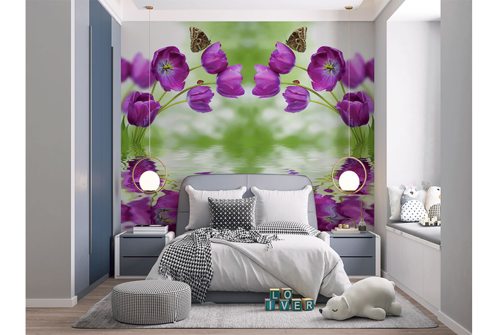 Фотообои «Тюльпаны с бабочками в отражении воды» в интерьере