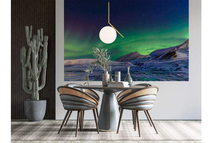 Фотообои «Северное сияние над снежными горами» в интерьере